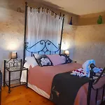 La Maison Du De Conde בית הארחה Charroux-dʼAllier