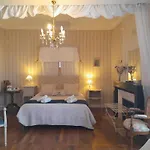 Guest house La Maison Du De Conde 4*