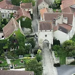 La Maison Du De Conde Charroux-dʼAllier