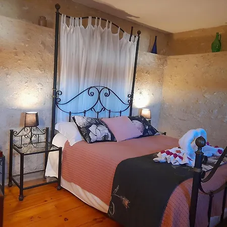 La Maison Du De Condé Pensión Charroux-dʼAllier