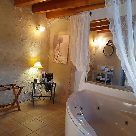 La Maison Du De Condé Charroux-dʼAllier