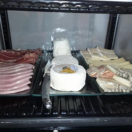 La Maison Du De Conde Guest house Charroux-d'Allier