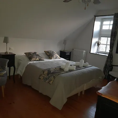 Pensión La Maison Du De Condé Charroux-dʼAllier