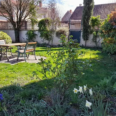 La Maison Du De Conde 4*