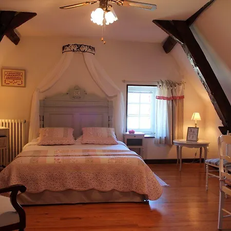 Guest house La Maison Du De Conde 4*