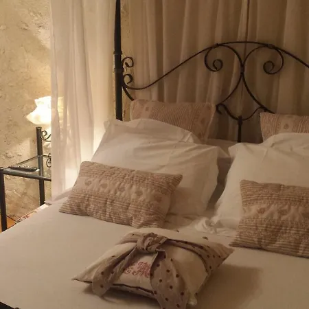 La Maison Du De Condé 4*