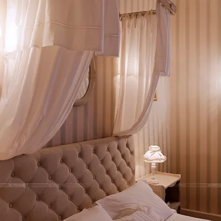 La Maison Du De Conde Guest house 4*