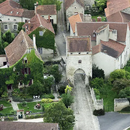 La Maison Du De Condé Charroux-dʼAllier