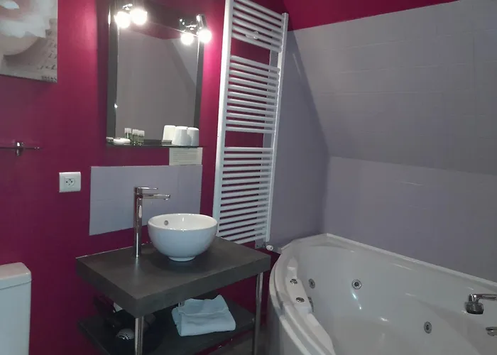 Guest house La Maison Du De Conde 4*