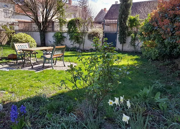 La Maison Du De Conde 4*