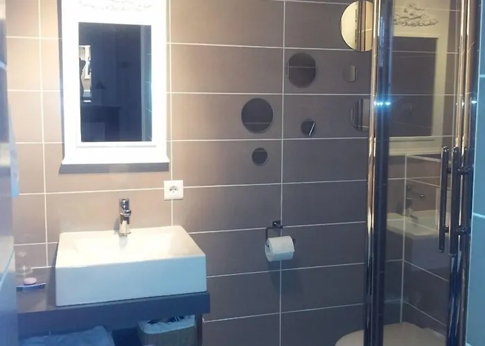 La Maison Du De Conde 4*