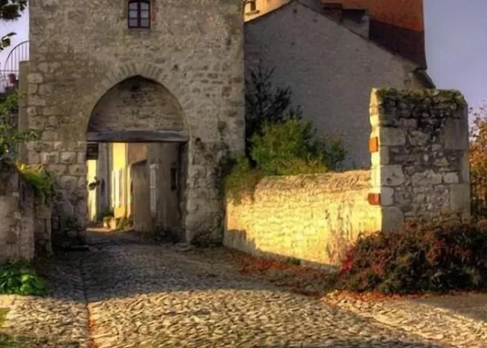 La Maison Du De Conde 4*